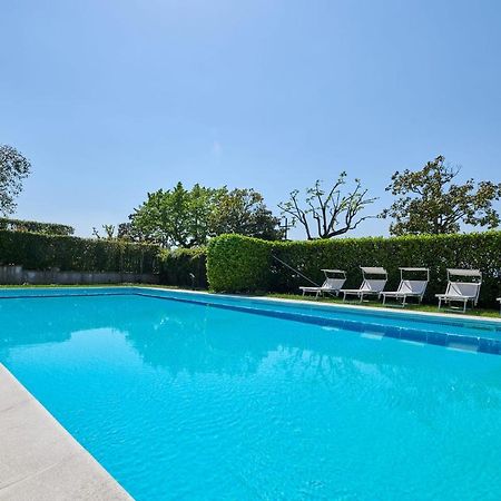 Front Lake Studio With Loft Bed And Pool Bardolino Exteriér fotografie