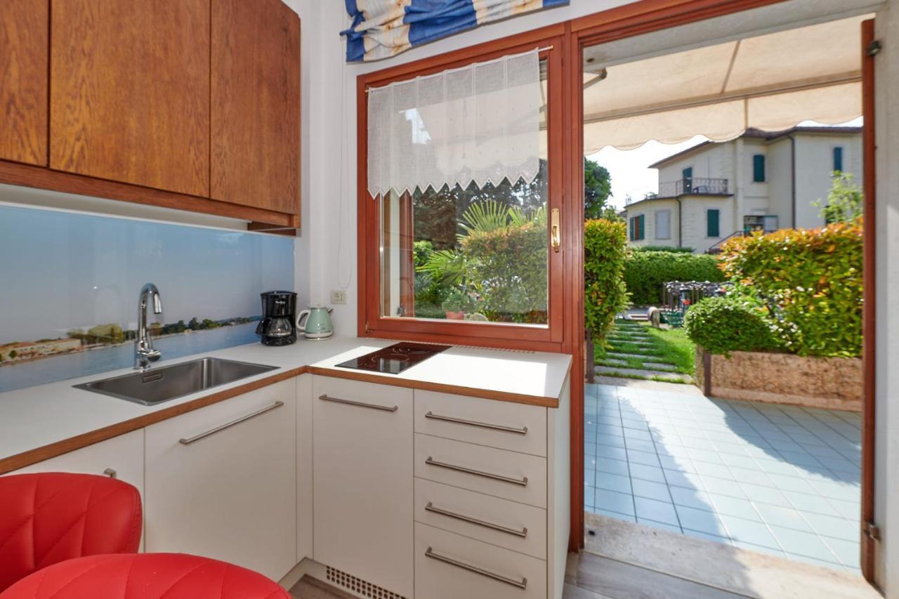 Front Lake Studio With Loft Bed And Pool Bardolino Exteriér fotografie