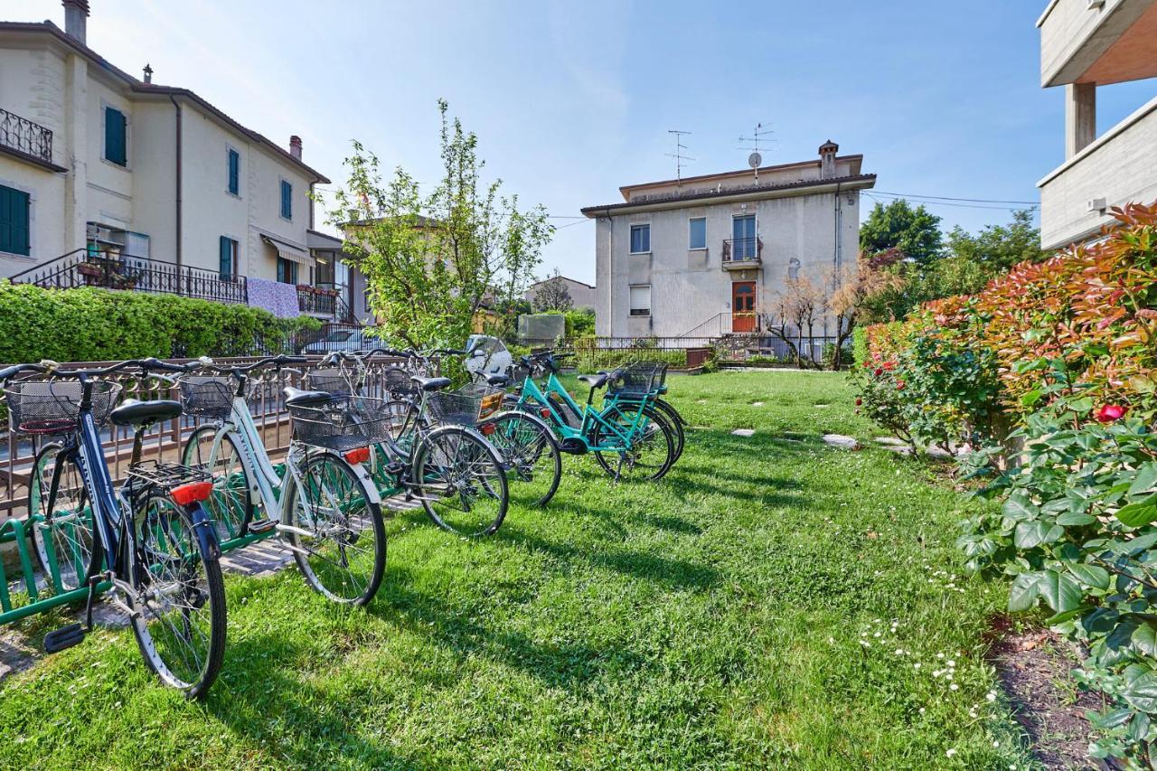 Front Lake Studio With Loft Bed And Pool Bardolino Exteriér fotografie