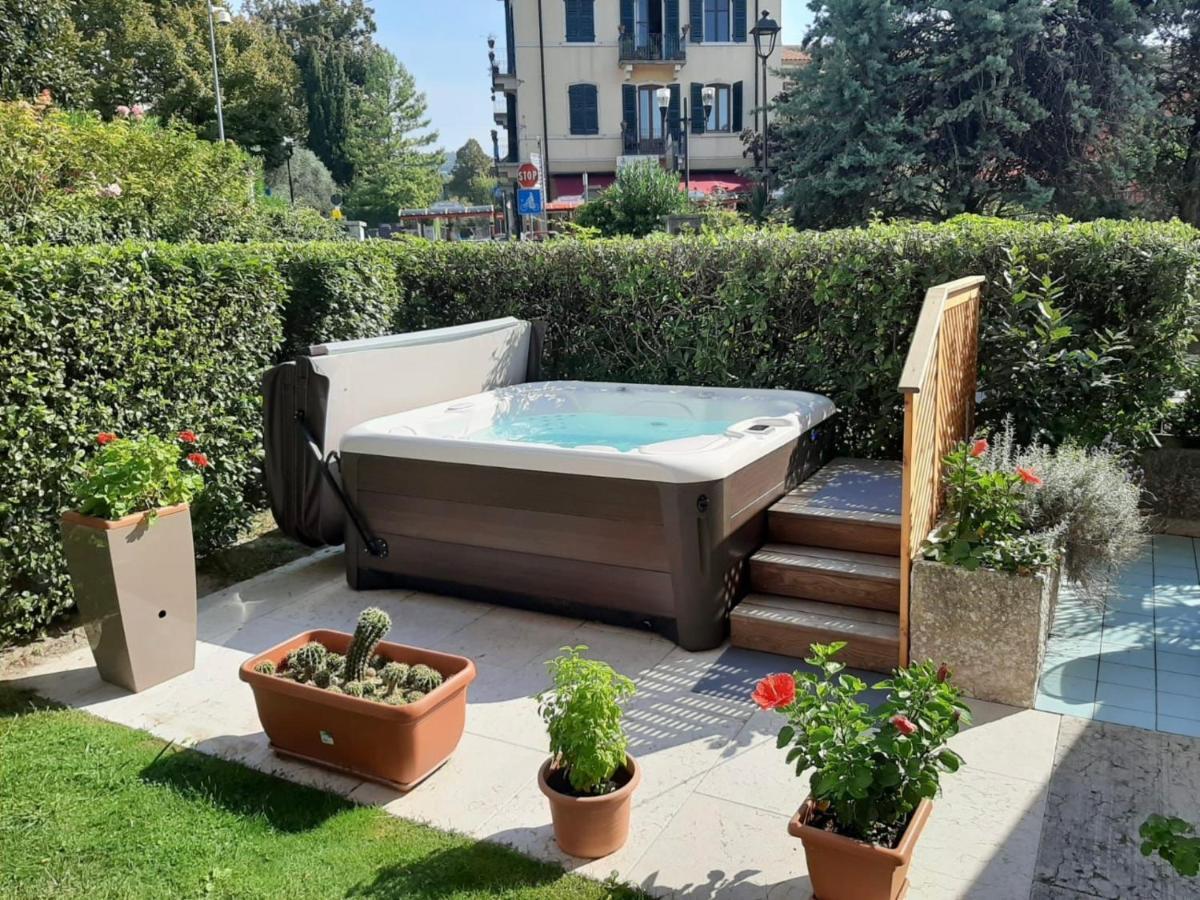 Front Lake Studio With Loft Bed And Pool Bardolino Exteriér fotografie